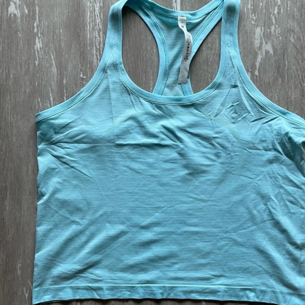 Lululemon swiftly tech RB tank 2.0 race